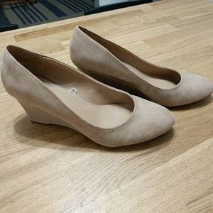FINAL SALE Nude wedges, never worn